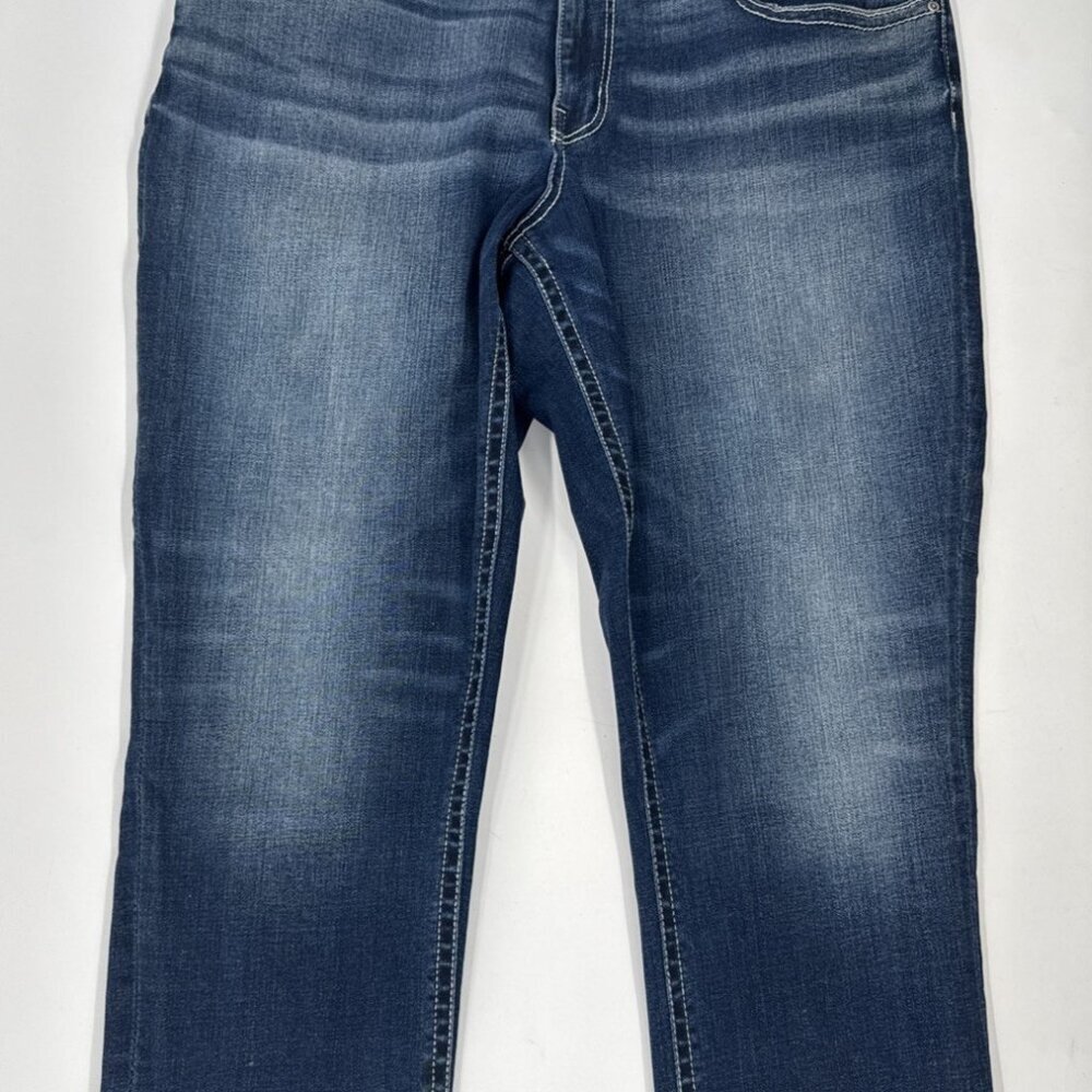 BKE Womens Gabby Jeans Size 32 Stretch Distressed Curvy Fit Straight Crop 34x25 - Picture 4 of 13